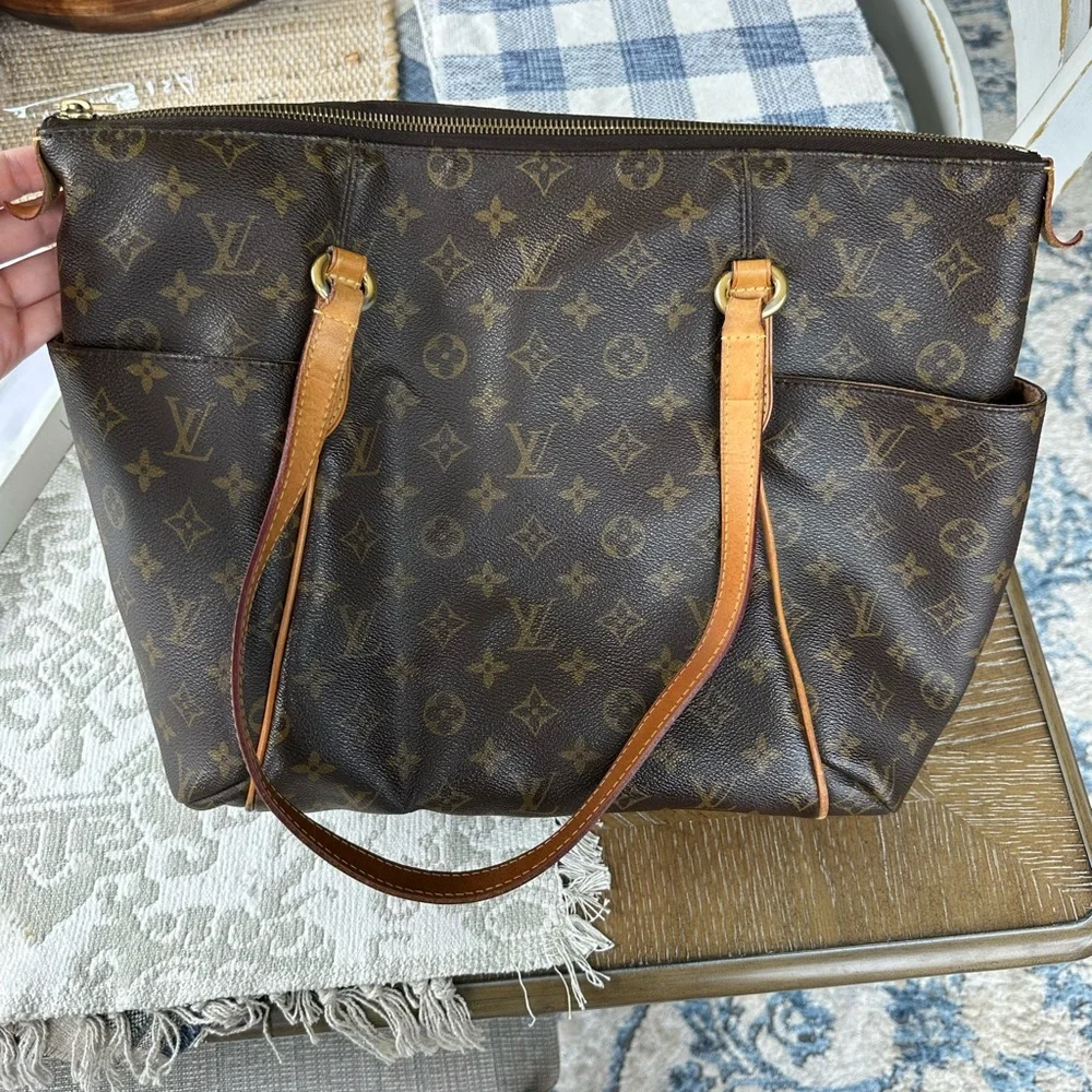 Louis Vuitton Totally Monogram Tote Bag